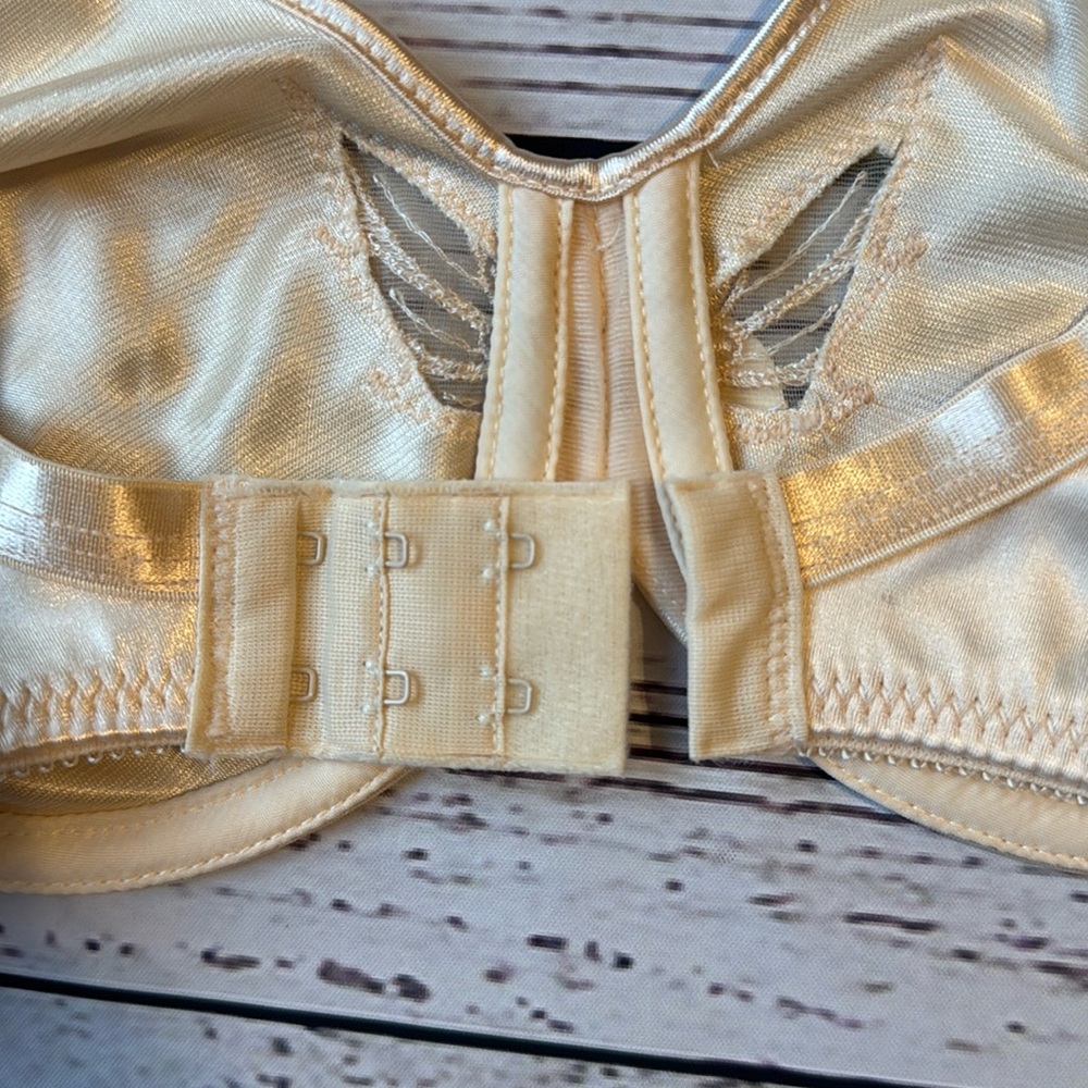 RARE Bali Minimizer 3364 Butterfly Detail Bra Light Beige 34C NWT- Lot of 2 - Picture 10 of 13